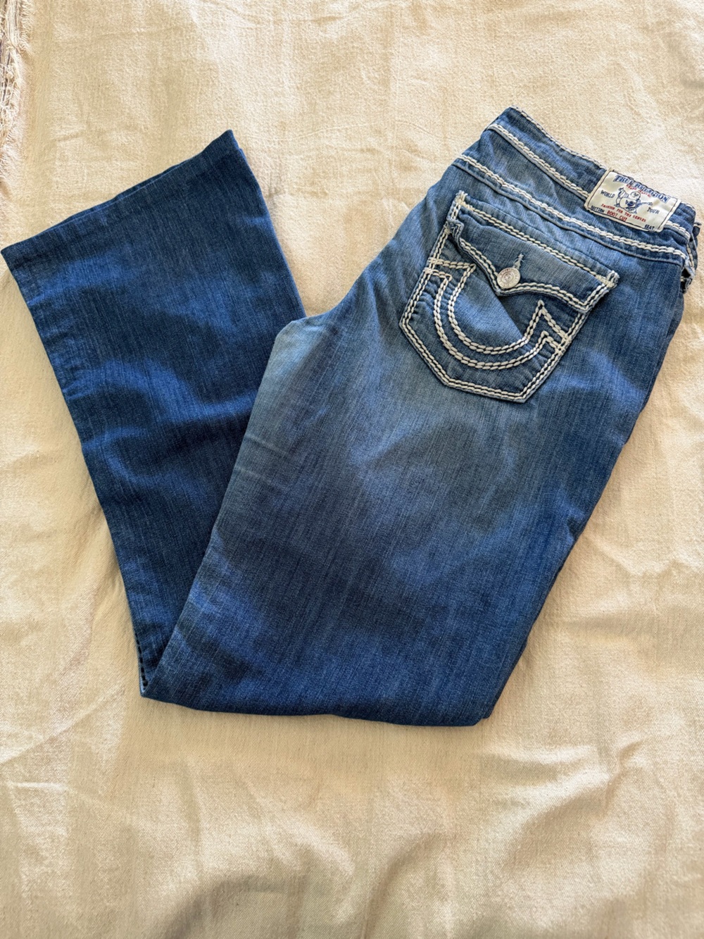 True Religion Straight Leg Women's Jeans in Dark Blue with Contrast Stitching